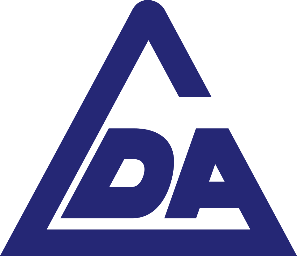 DA